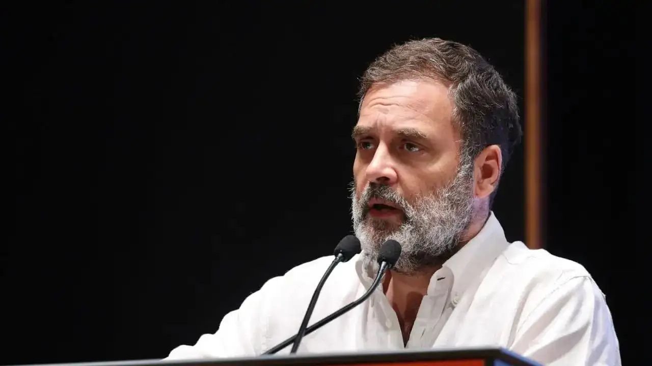 राहुल गांधी पर CRPF का बड़ा आरोप, 9 महीनों में 6 बार विदेश यात्रा को लेकर सियासी तूफान