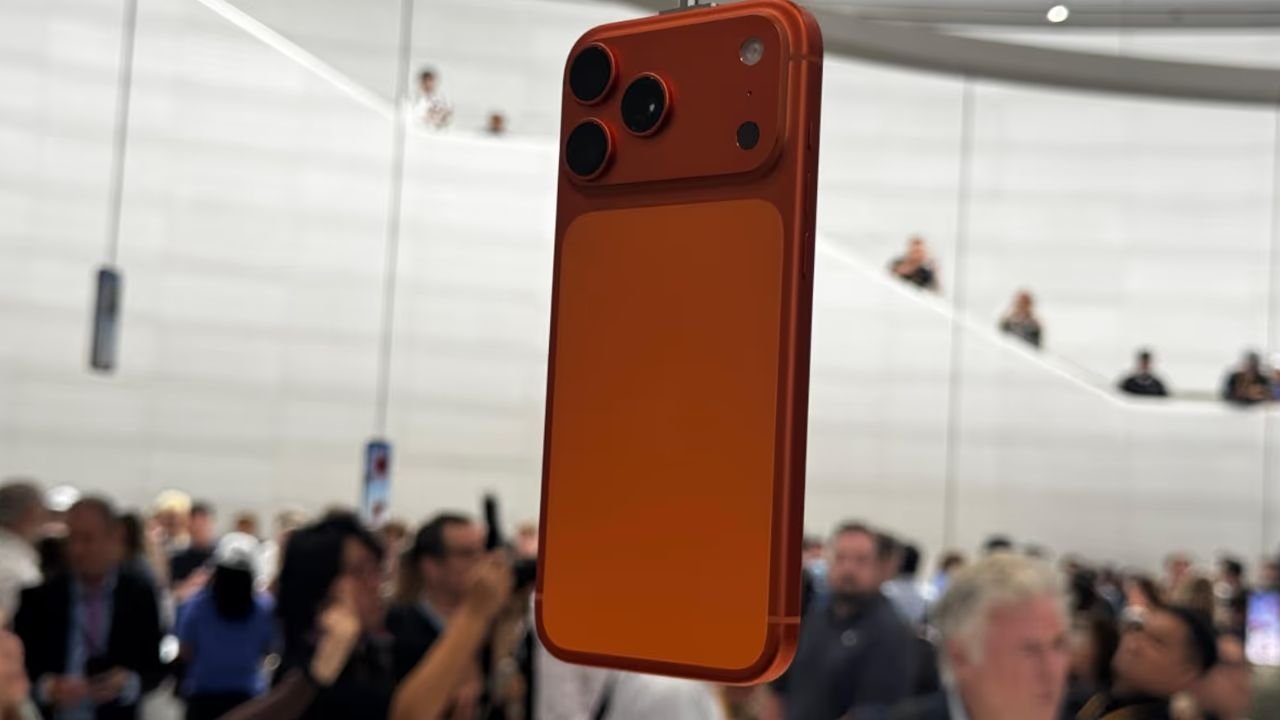 Apple iPhone 17 सीरीज भारत में लॉन्च, प्रो मॉडल की बैटरी अमेरिकी वेरिएंट से थोड़ी छोटी, कीमत 1.34 लाख से शुरू