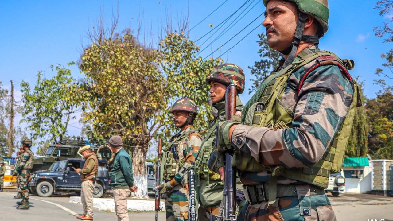 मणिपुर और उत्तर पूर्वी राज्यों में AFSPA छह महीने के लिए बढ़ाया गया, कुछ पुलिस स्टेशनों को मिली छूट