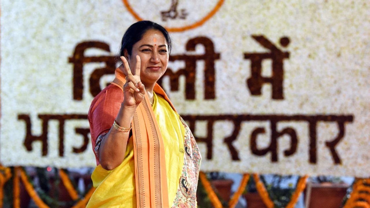 छठ पूजा के लिए दिल्ली में मॉडल घाट, प्रदूषण कम, CM रेखा गुप्ता ने AAP की कार्यप्रणाली पर उठाया सवाल