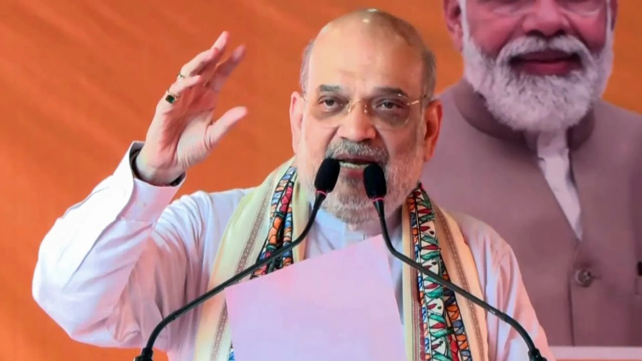 अमित शाह का राहुल पर हमला, बिहार से इटली तक यात्रा और घुसपैठियों को लेकर किया बड़ा बयान