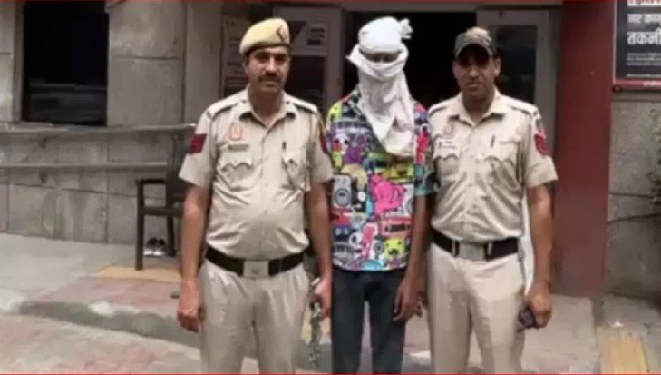 दिल्ली डबल मर्डर केस में बड़ा खुलासा शराब के नशे में बेटे ने रची खौफनाक साजिश