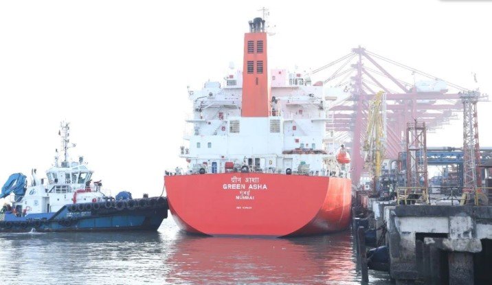 ईरान-इजराइल तनाव के बीच भारत पहुंचा LPG जहाज ऊर्जा संकट में मिली राहत