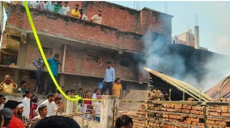 दिलदारनगर में भीषण आग का तांडव गोदाम में फंसे युवक की दर्दनाक मौत