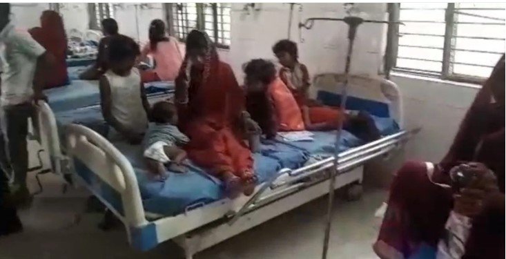मुजफ्फरपुर में प्रसाद खाने से 100 लोग बीमार गांव में मची अफरा-तफरी