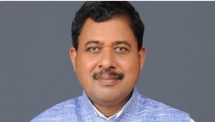 जेडीयू सांसद गिरिधारी यादव को लोकसभा स्पीकर का नोटिस दल विरोधी गतिविधियों पर सवाल