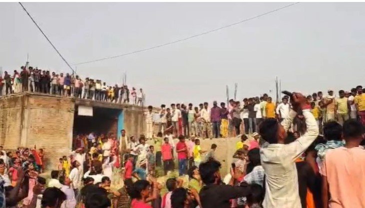 पिपरा कोठी में हाई वोल्टेज ड्रामा महिला की जिद के आगे झुकी पुलिस