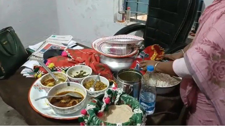 कटिहार स्कूल में टीसी के बदले दावत का आरोप गांव में मचा बवाल