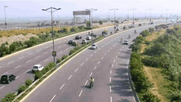 नोएडा एयरपोर्ट तक पहुंच अब आसान नई सड़क से बदल जाएगी तस्वीर
